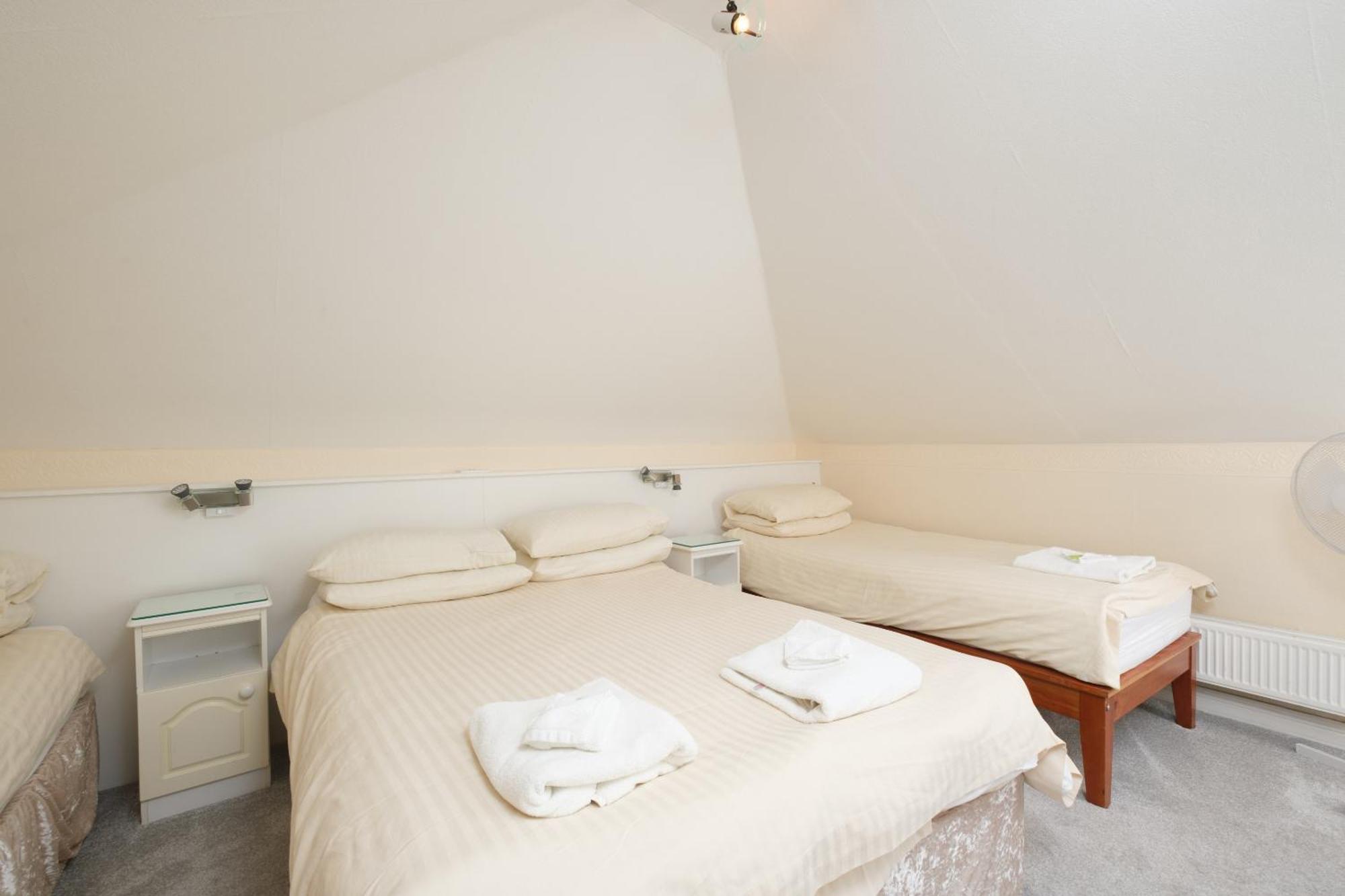 Four Seasons B&B Γκάλγουεϊ Εξωτερικό φωτογραφία
