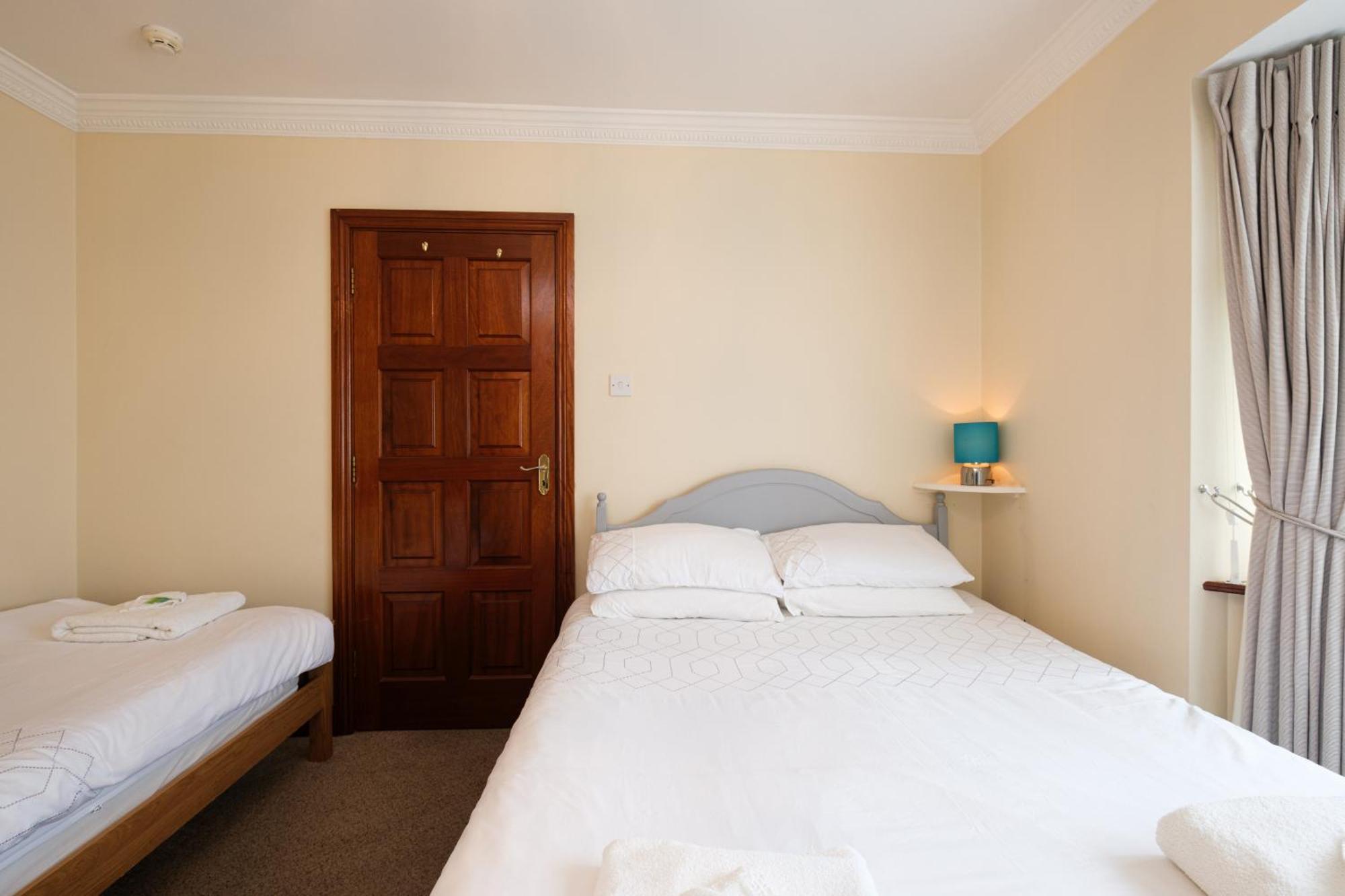 Four Seasons B&B Γκάλγουεϊ Εξωτερικό φωτογραφία