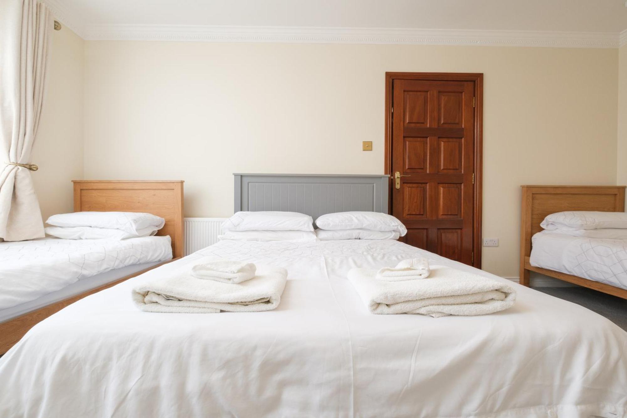 Four Seasons B&B Γκάλγουεϊ Εξωτερικό φωτογραφία