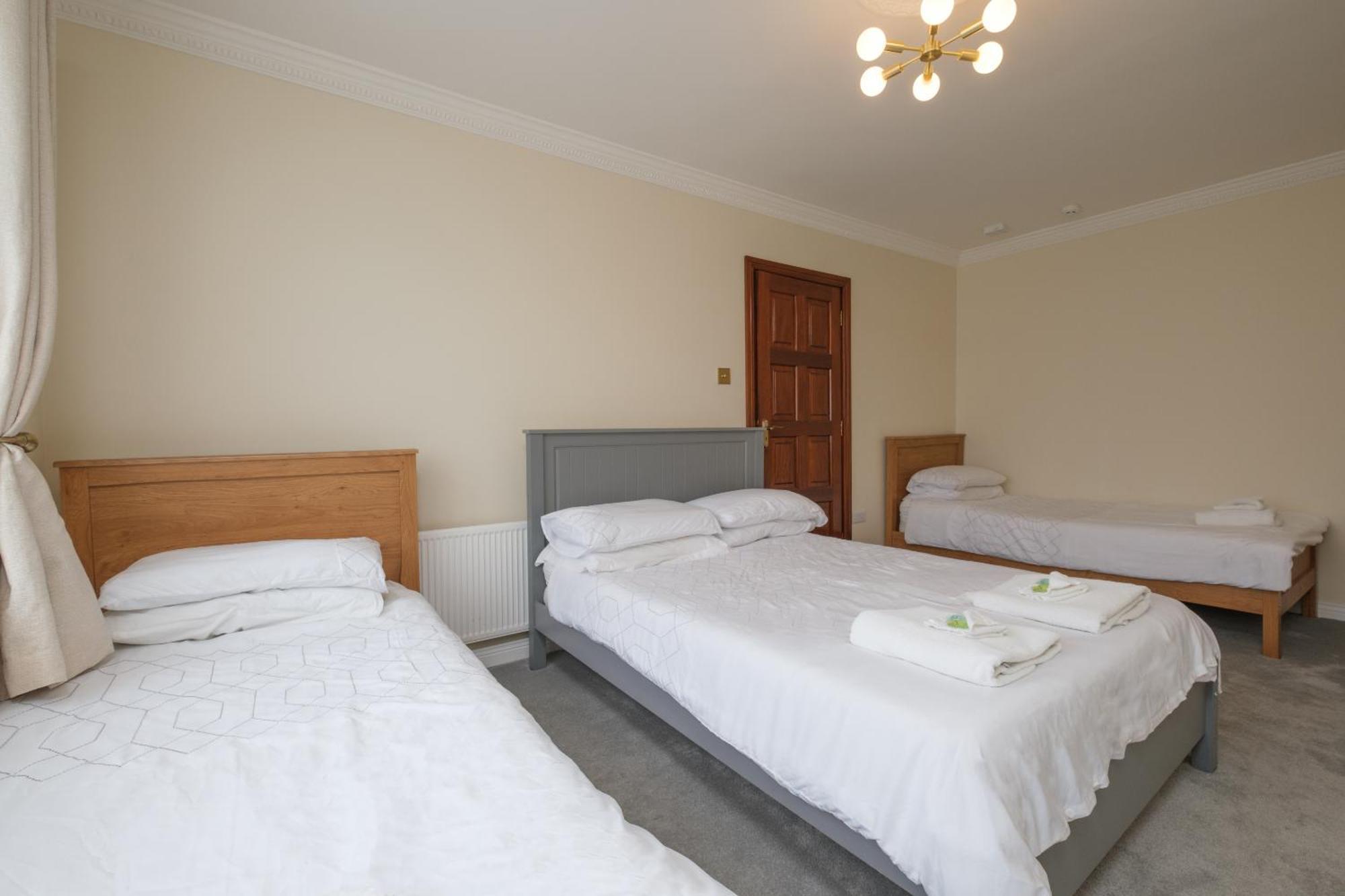 Four Seasons B&B Γκάλγουεϊ Εξωτερικό φωτογραφία