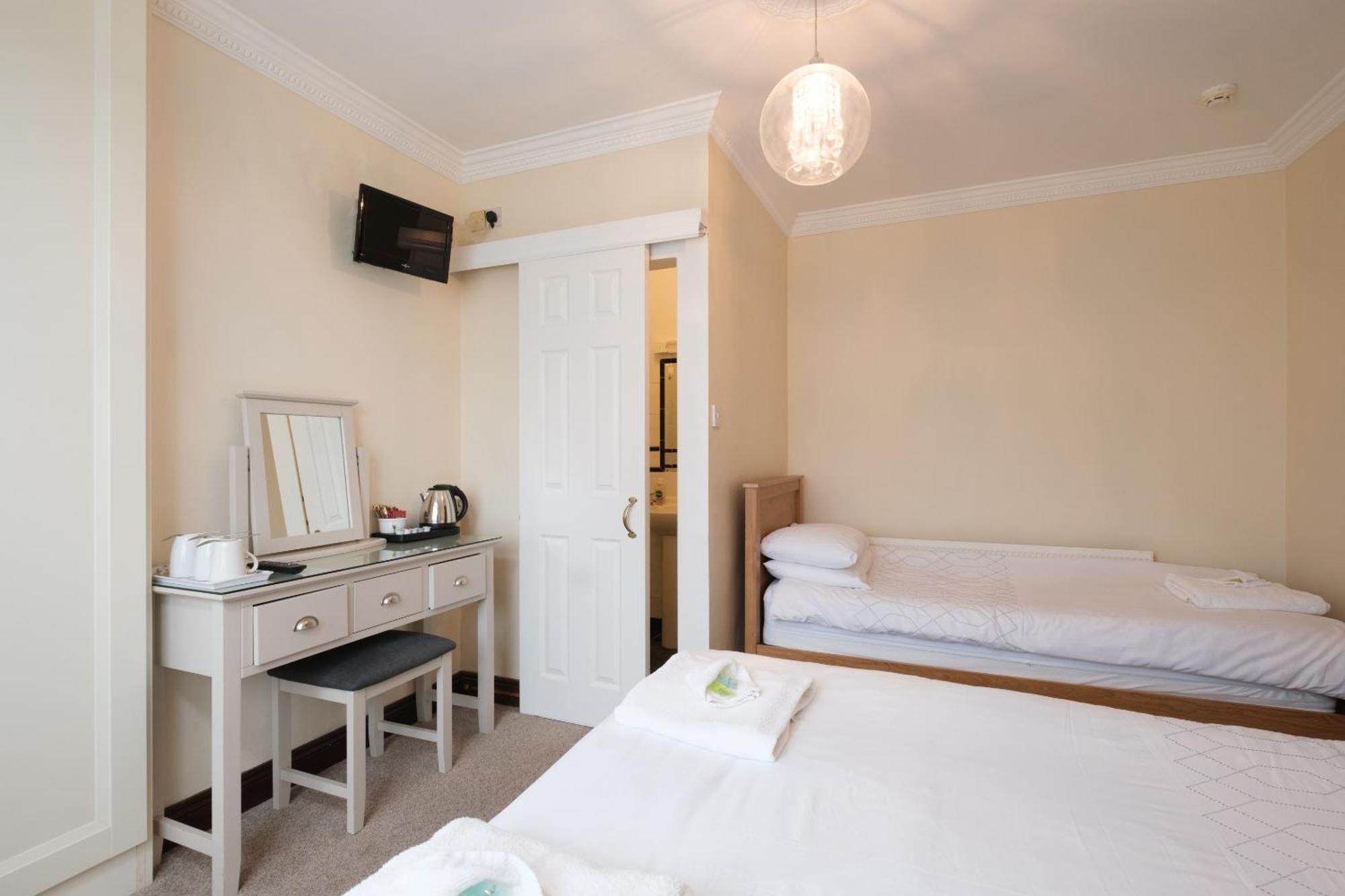 Four Seasons B&B Γκάλγουεϊ Εξωτερικό φωτογραφία